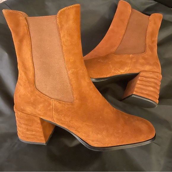 Saint J boots - Picture 1 of 7